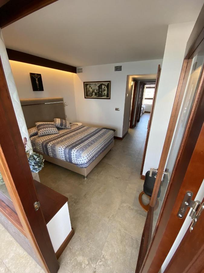Exclusive Beachfront Apartment Torremolinos - Pool - Paddle - Tenis - Wifi - Central Aircon 외부 사진