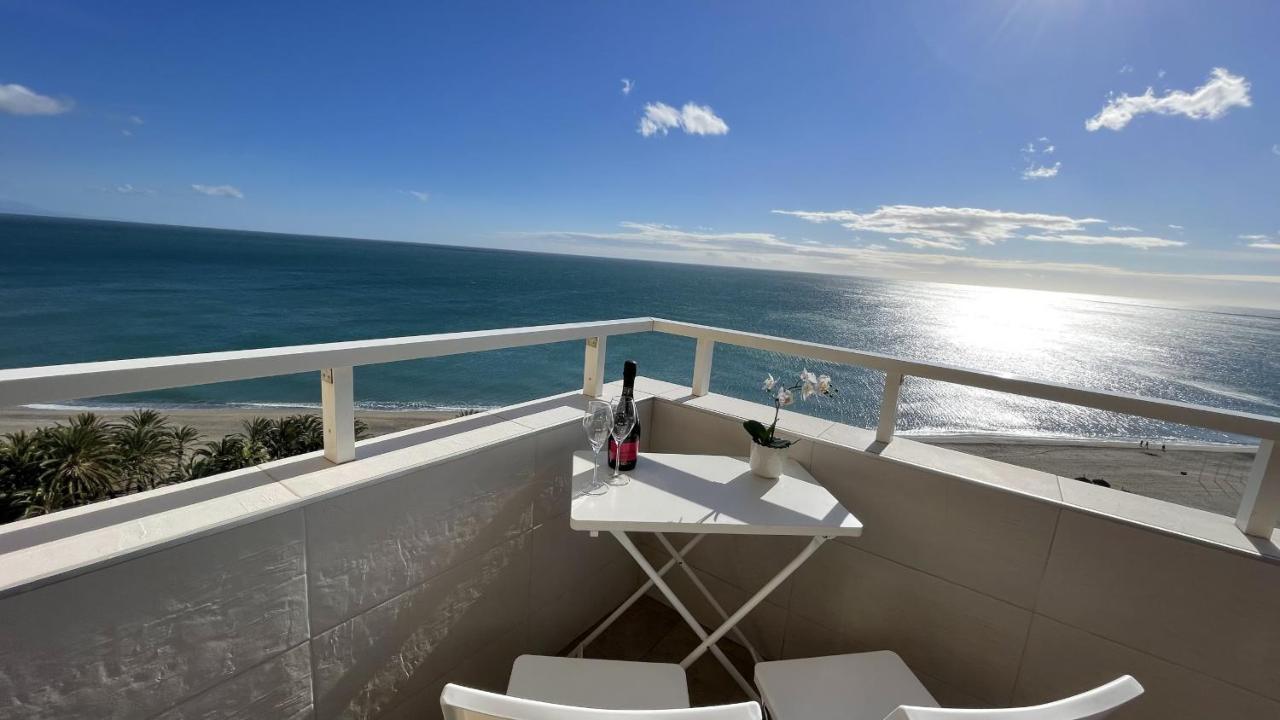 Exclusive Beachfront Apartment Torremolinos - Pool - Paddle - Tenis - Wifi - Central Aircon 외부 사진